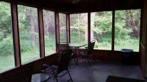 cabin-screened-in-porch 